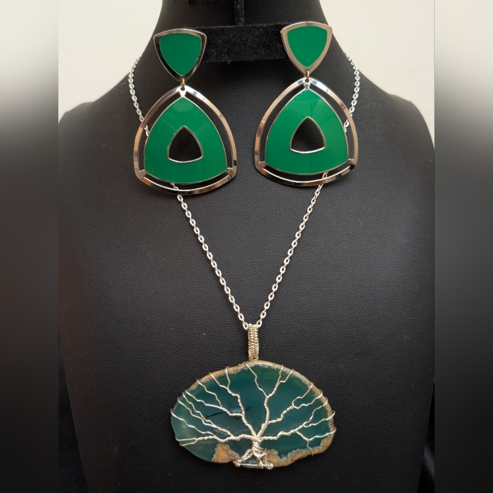 #147.Tree of Life On Moss Agate Stone & Vintage Ea